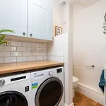 Charming Family With Stoves, Garden & Parking *