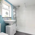 Charming Family With Stoves, Garden & Parking * Bristol