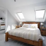Charming Family With Stoves, Garden & Parking Bristol