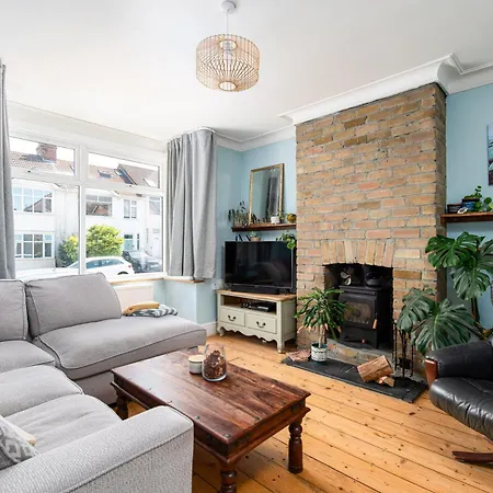Charming Family With Stoves, Garden & Parking * Бристоль