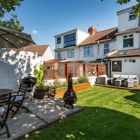 Charming Family With Stoves, Garden & Parking Apartamento Bristol