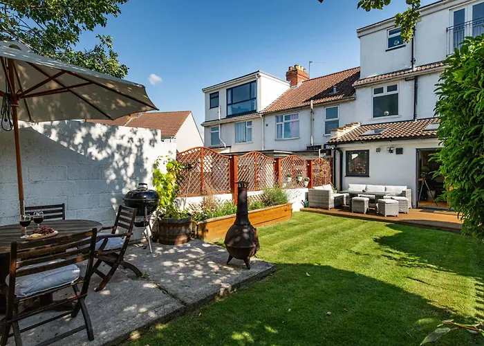 Charming Family With Stoves, Garden & Parking شقة بريستول