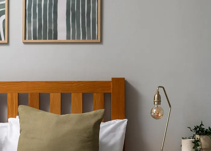 شقة Charming Family With Stoves, Garden & Parking *