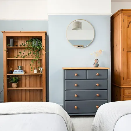 Charming Family With Stoves, Garden & Parking * Bristol