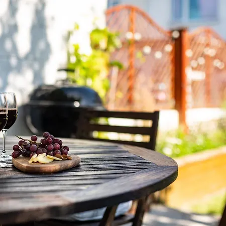 Apartmán Charming Family With Stoves, Garden & Parking *