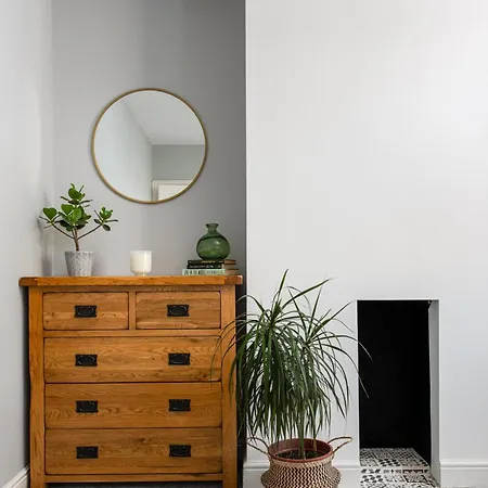 Charming Family With Stoves, Garden & Parking Bristol