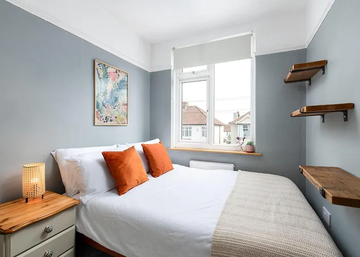 Charming Family With Stoves, Garden & Parking Apartment *