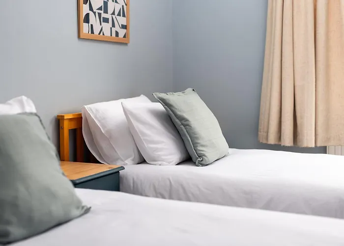 Charming Family With Stoves, Garden & Parking Apartment *